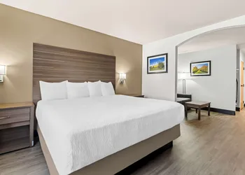 Best Western Plus Caldwell Inn & Suites hotel thumbnail 7