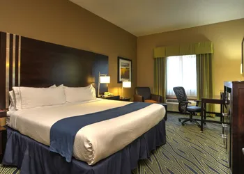Holiday Inn Express & Suites Midwest by IHG hotel thumbnail 3