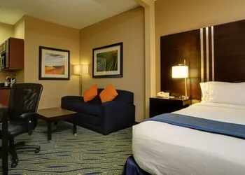 Holiday Inn Express & Suites Midwest by IHG hotel thumbnail 5