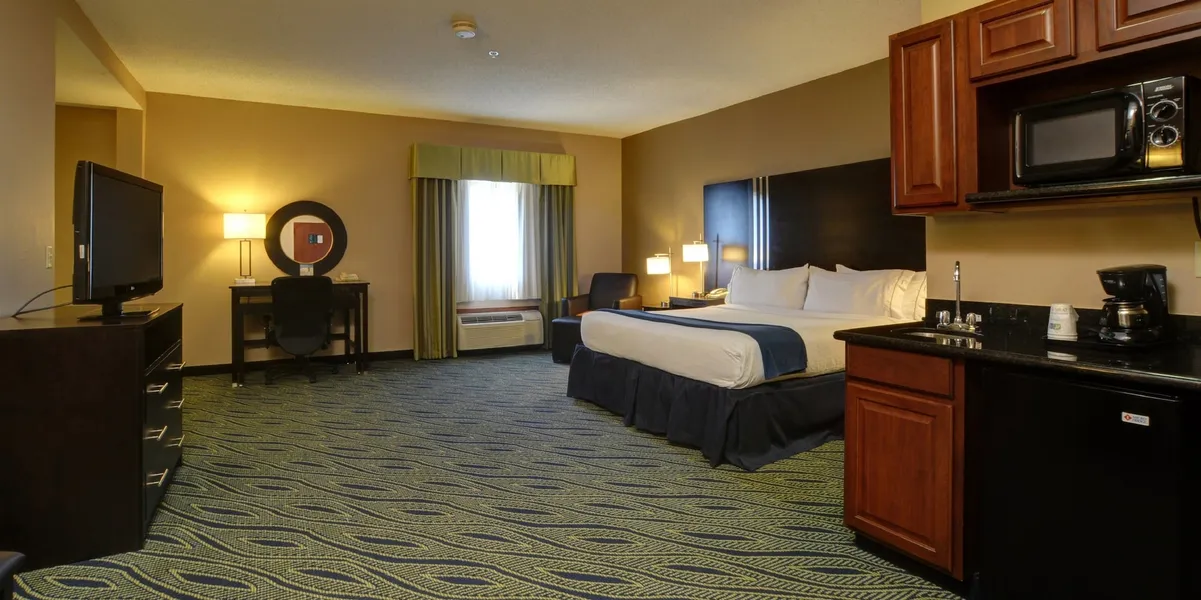 Holiday Inn Express & Suites Midwest by IHG hotel detail image 6