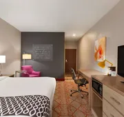 La Quinta Inn & Suites by Wyndham Lackawanna hotel detail image 4