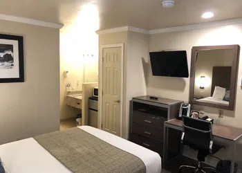 El Castell Motel hotel thumbnail 5