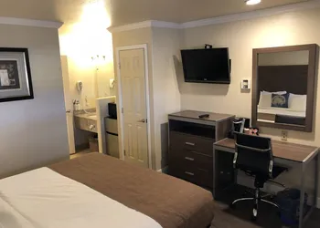 El Castell Motel hotel thumbnail 7