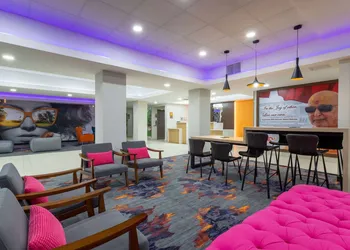 La Quinta Inn & Suites by Wyndham Augusta/Fort Eisenhower hotel thumbnail 5