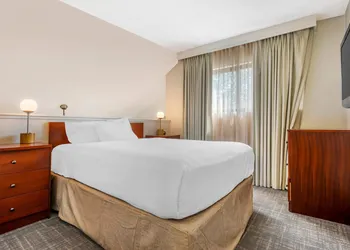 MainStay Suites St. Louis - Galleria hotel thumbnail 8