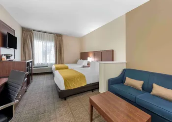 Comfort Suites Tulare Sequoia Gateway hotel thumbnail 4