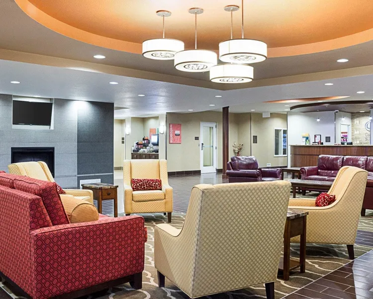 Comfort Suites Minot South hotel detail image 6