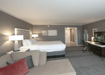 InterContinental Kansas City at The Plaza by IHG hotel thumbnail 5