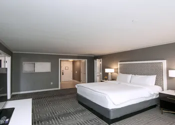 InterContinental Kansas City at The Plaza by IHG hotel thumbnail 8