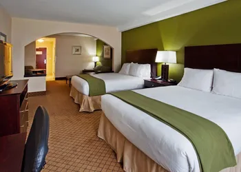 Holiday Inn Express & Suites Columbus – Fort Benning Maingate by IHG hotel thumbnail 2