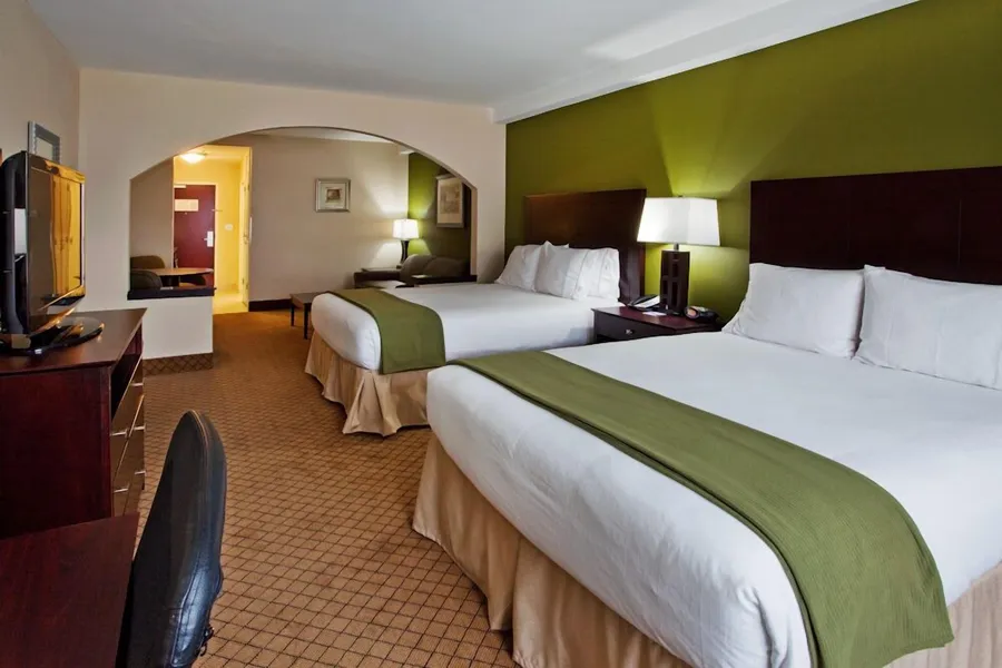 Holiday Inn Express & Suites Columbus – Fort Benning Maingate by IHG hotel detail image 2