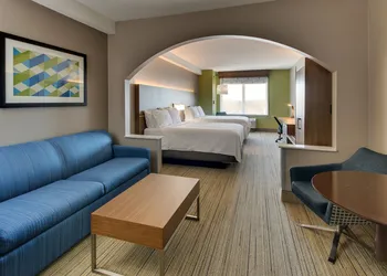 Holiday Inn Express & Suites Columbus – Fort Benning Maingate by IHG hotel thumbnail 7