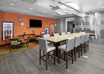 Hampton Inn by Hilton Calgary Airport North hotel thumbnail 5