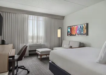 Courtyard by Marriott Louisville Airport hotel thumbnail 5