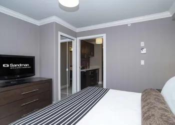 Sandman Hotel & Suites Calgary South hotel thumbnail 4