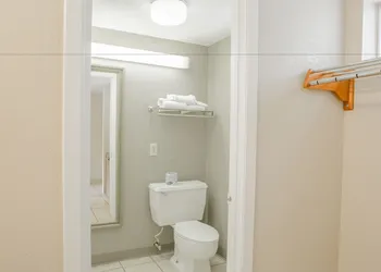 Green Valley Motel hotel thumbnail 5
