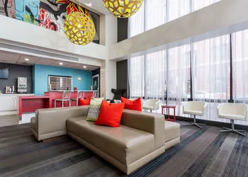Comfort Inn & Suites Baltimore Inner Harbor hotel thumbnail 3