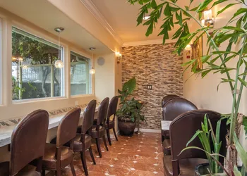Vendange Carmel Inn & Suites hotel thumbnail 2