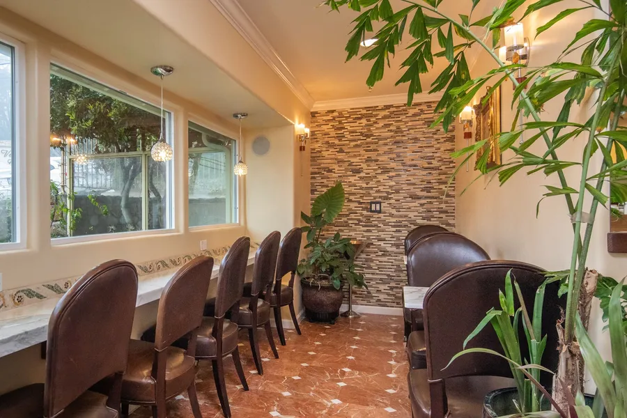 Vendange Carmel Inn & Suites hotel detail image 2