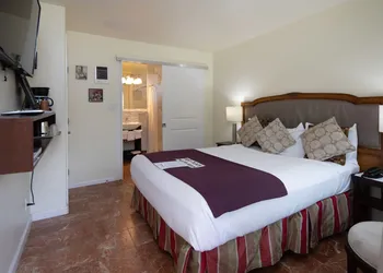 Vendange Carmel Inn & Suites hotel thumbnail 7