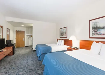 Baymont by Wyndham Des Moines Airport hotel thumbnail 6