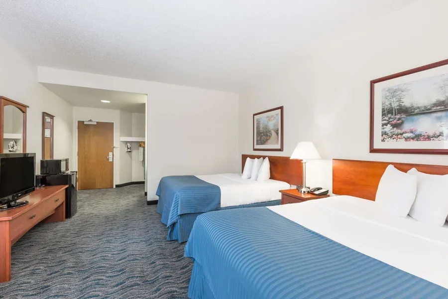 Baymont by Wyndham Des Moines Airport hotel detail image 6