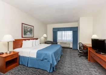 Baymont by Wyndham Des Moines Airport hotel thumbnail 7