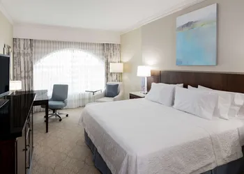 Hampton Inn & Suites Charlotte/South Park at Phillips Place hotel thumbnail 8