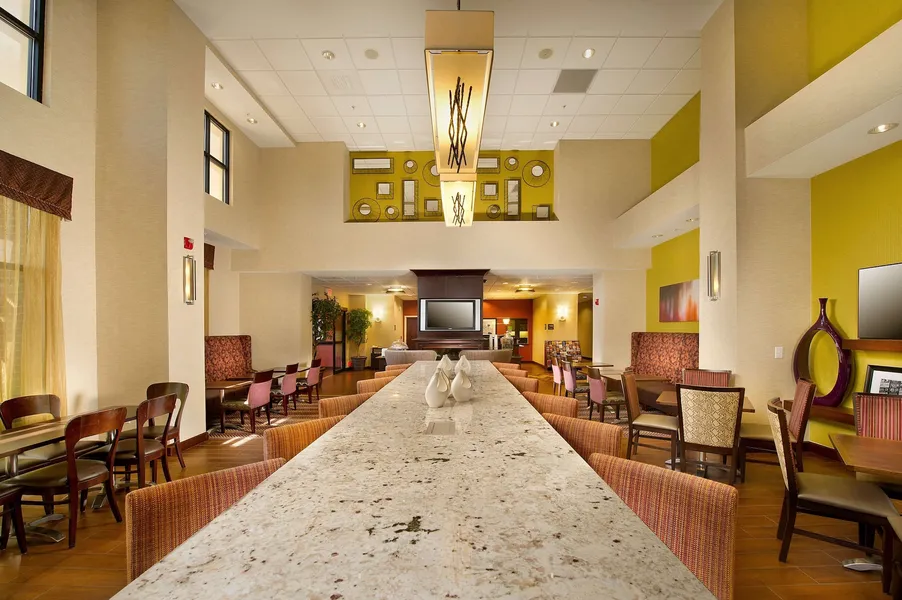 Hampton Inn & Suites San Antonio-Airport hotel detail image 2