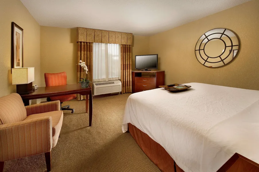 Hampton Inn & Suites San Antonio-Airport hotel detail image 6
