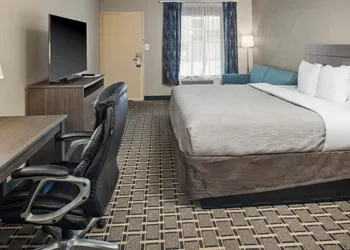 Quality Inn Kingsland hotel thumbnail 6