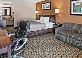 Quality Inn Kingsland hotel thumbnail 7