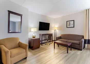 Comfort Suites Kodak Sevierville hotel thumbnail 6