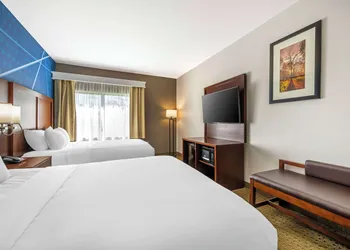 Comfort Suites Omaha East-Council Bluffs hotel thumbnail 5