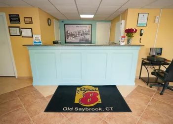 Super 8 by Wyndham Old Saybrook hotel thumbnail 4