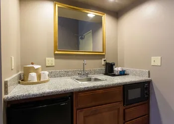Hampton Inn Hadley-Amherst Area hotel thumbnail 5