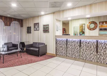 Ramada by Wyndham Lebanon hotel thumbnail 3