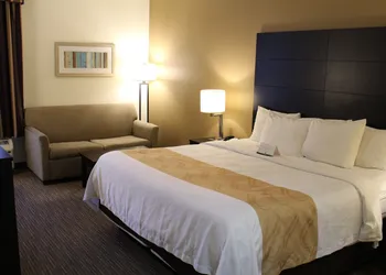 Quality Inn & Suites NJ State Capital Area hotel thumbnail 8