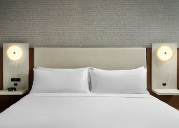 AC Hotel by Marriott Arlington National Landing hotel thumbnail 5
