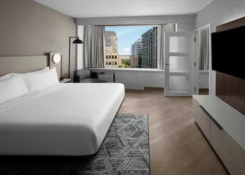 AC Hotel by Marriott Arlington National Landing hotel thumbnail 6