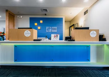 Holiday Inn Express Hotel & Suites Hamburg by IHG hotel thumbnail 3