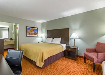 Quality Inn Goodlettsville hotel thumbnail 7