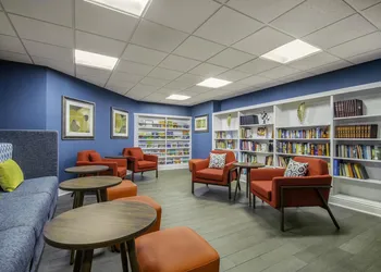 Hampton Inn East Aurora hotel thumbnail 2