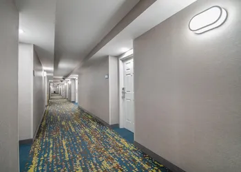Hampton Inn East Aurora hotel thumbnail 3