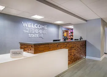Hampton Inn East Aurora hotel thumbnail 4