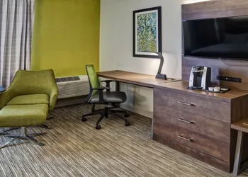 Holiday Inn Express Louisville Airport Expo Center by IHG hotel thumbnail 5