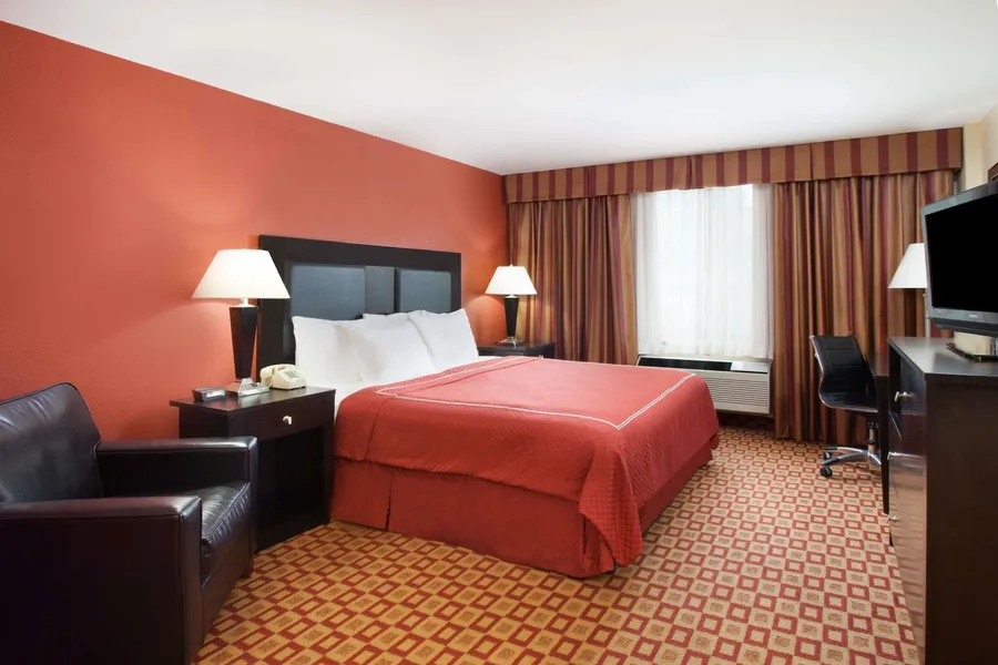 Super 8 by Wyndham Chicago Northlake O'Hare South hotel detail image 6
