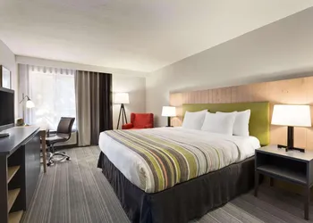 Country Inn & Suites by Radisson - Flagstaff East Route 66 hotel thumbnail 7