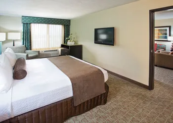 Crowne Plaza Anchorage Midtown by IHG hotel thumbnail 6