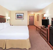 Holiday Inn Express Hotel & Suites Laredo-Event Center Area by IHG hotel detail image 5